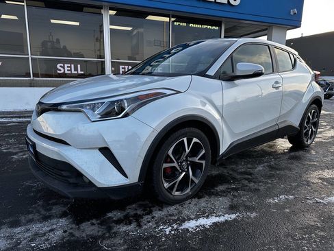 Used 2018 Toyota C-HR XLE image 4