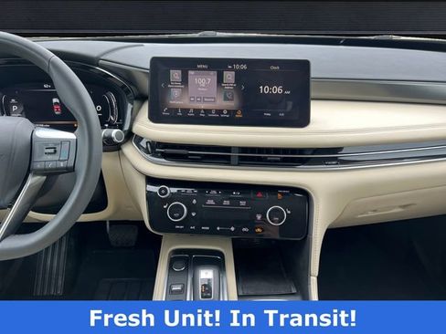 Used 2023 INFINITI QX60 Luxe AWD/4WD image 11