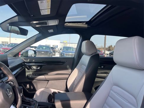 Used 2026 Honda CR-V Sport Touring image 9