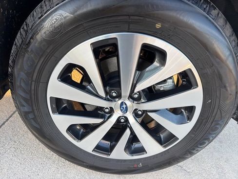 Certified 2025 Subaru Outback Premium image 9