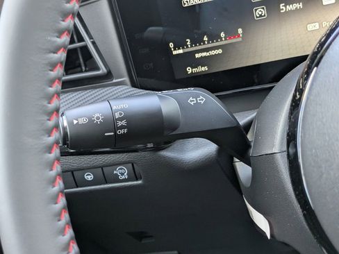 New 2026 Nissan Kicks SR FWD image 30