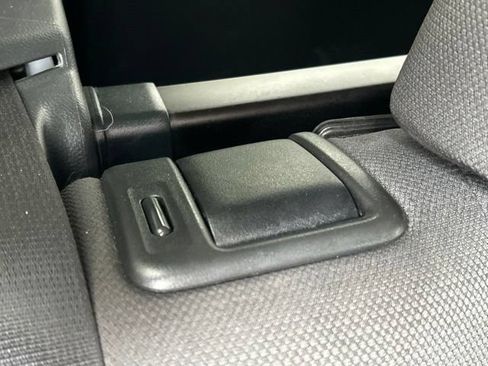 Used 2021 Toyota RAV4 XLE AWD/4WD image 38