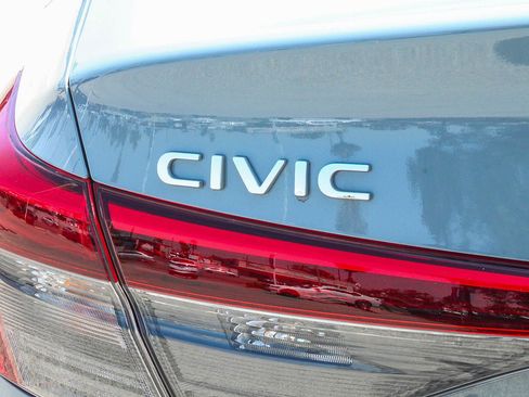 Used 2024 Honda Civic Sport image 11