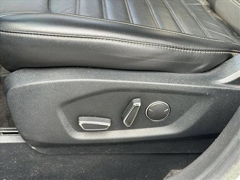 Used 2017 Ford Edge SEL w/ Equipment Group 201A image 28