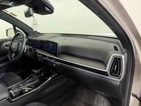Used 2025 Kia Sorento SX Prestige image 19