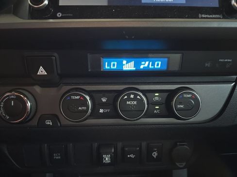 Used 2021 Toyota Tacoma TRD Off-Road AWD/4WD image 24