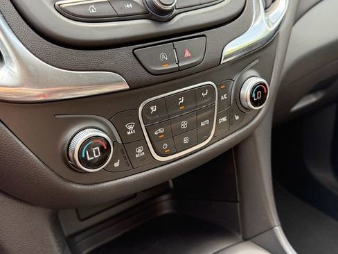 Used 2024 Chevrolet Equinox LT FWD image 24