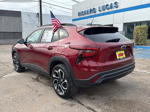 Used 2025 Chevrolet Trax RS w/ Driver Confidence Package image 7