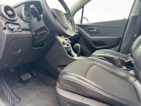Used 2015 Chevrolet Trax LT w/ LT Sun and Sound Package AWD/4WD image 13