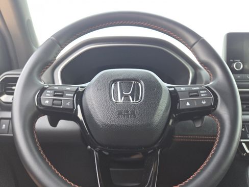 Used 2025 Honda Pilot Sport image 25