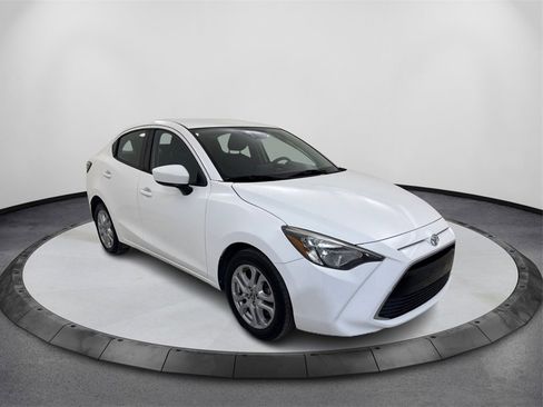 Used 2018 Toyota Yaris iA image 3