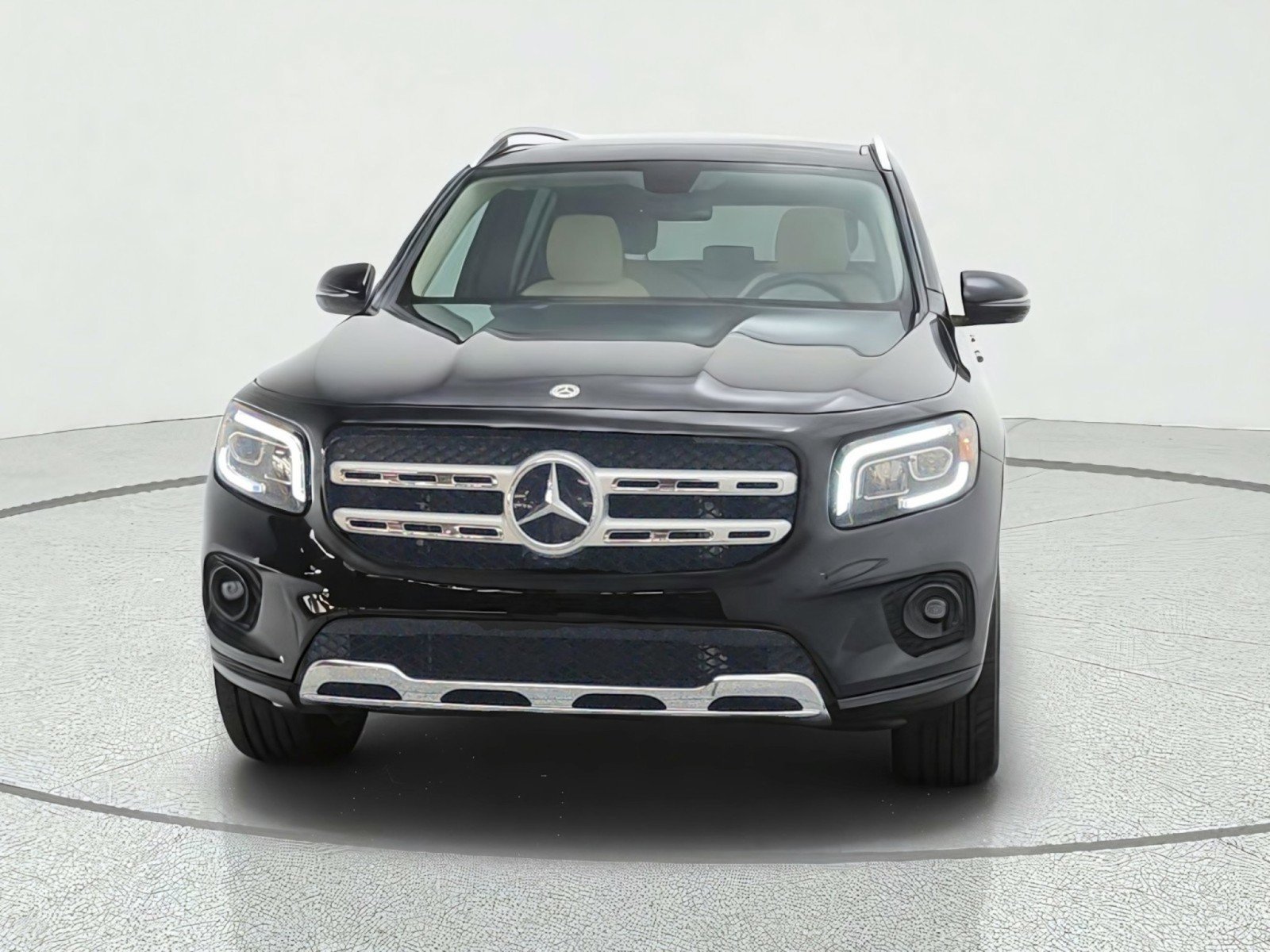 Used 2023 Mercedes-Benz GLB 250 image 2