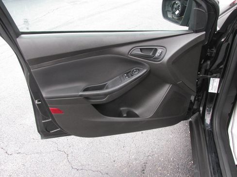 Used 2016 Ford Focus S image 8