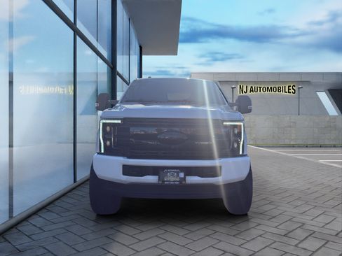 Used 2019 Ford F250 XLT w/ FX4 Off-Road Package image 2