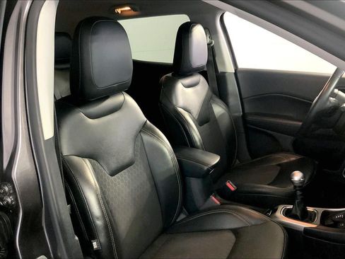 Used 2018 Jeep Compass Latitude w/ Popular Equipment Group AWD/4WD image 7