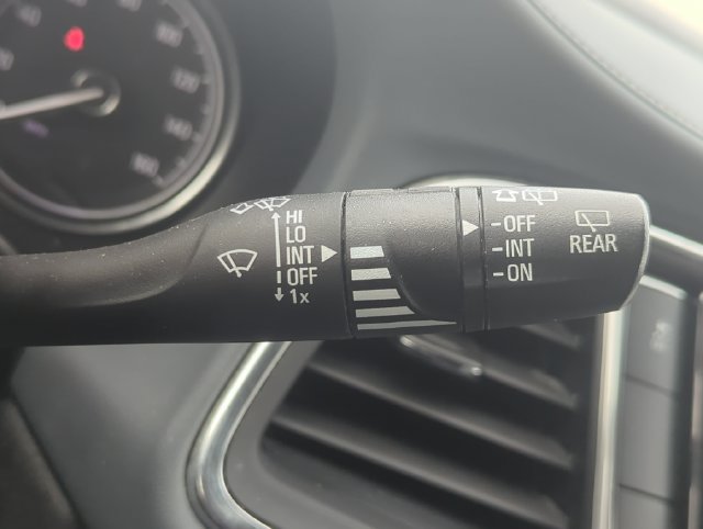 Used 2021 Buick Enclave Essence FWD image 28