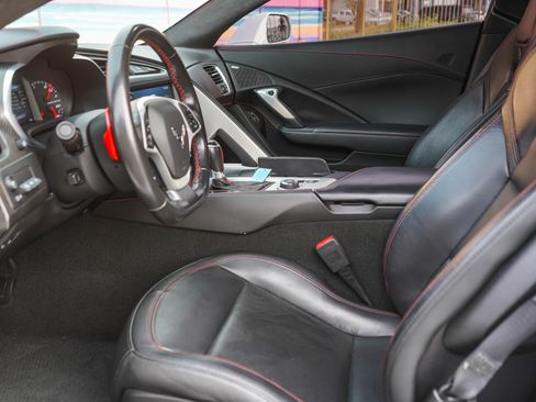 Used 2019 Chevrolet Corvette Stingray Coupe image 24