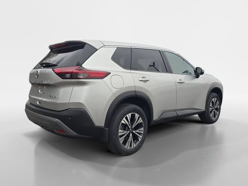 Used 2023 Nissan Rogue SV image 5