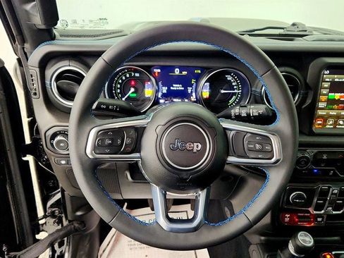 Used 2023 Jeep Wrangler Unlimited Rubicon 4xe AWD/4WD image 13
