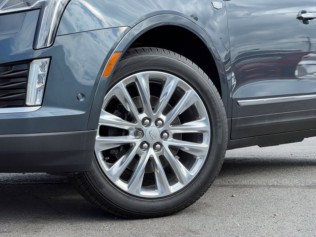 Used 2019 Cadillac XT5 Platinum AWD/4WD image 2