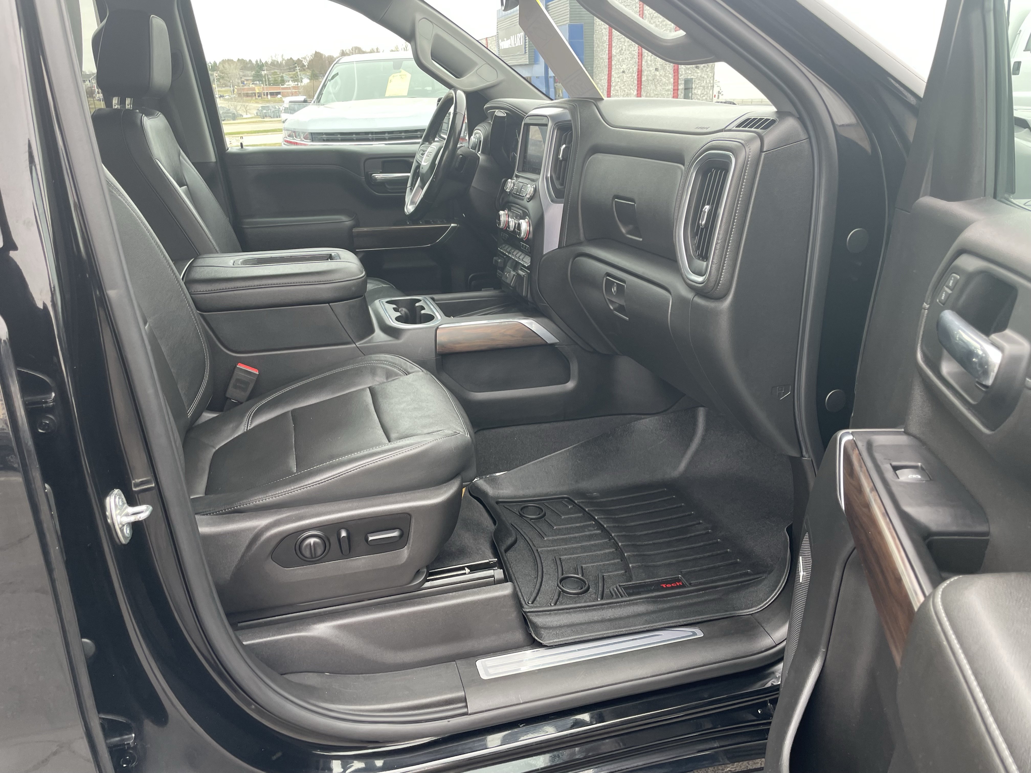 Used 2019 GMC Sierra 1500 SLT w/ SLT Premium Plus Package AWD/4WD image 31
