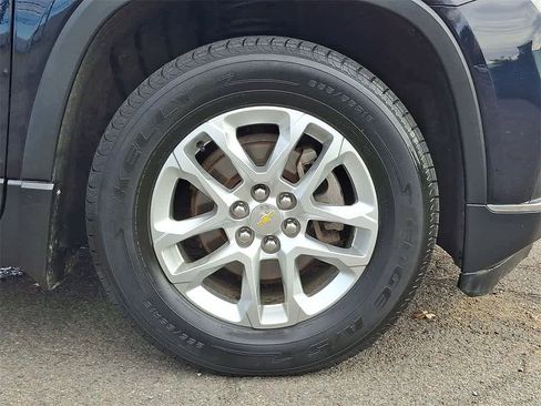 Used 2020 Chevrolet Traverse LT w/ Driver Confidence II Package image 24