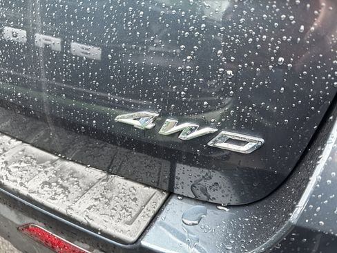 Used 2023 Ford Explorer XLT image 7