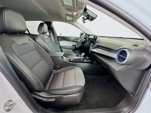 Used 2024 Chevrolet Trax LT image 28