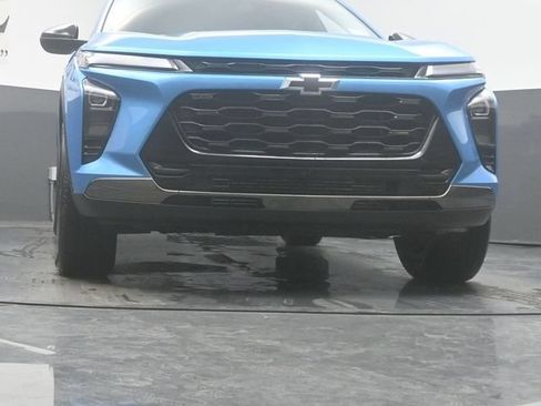 New 2026 Chevrolet Trax ACTIV w/ Sunroof Package FWD image 3