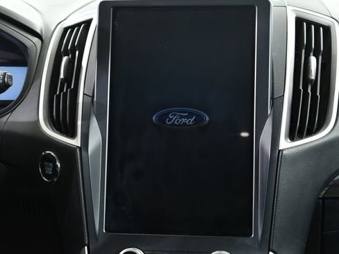 Used 2022 Ford Edge SEL w/ Convenience Package image 9