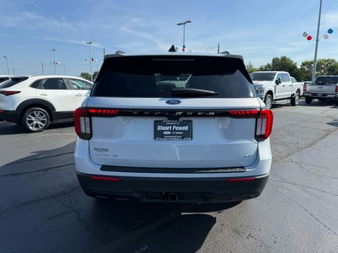 Used 2026 Ford Explorer Active AWD/4WD image 23