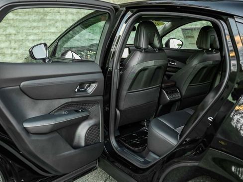 Used 2024 Nissan Ariya AWD image 19