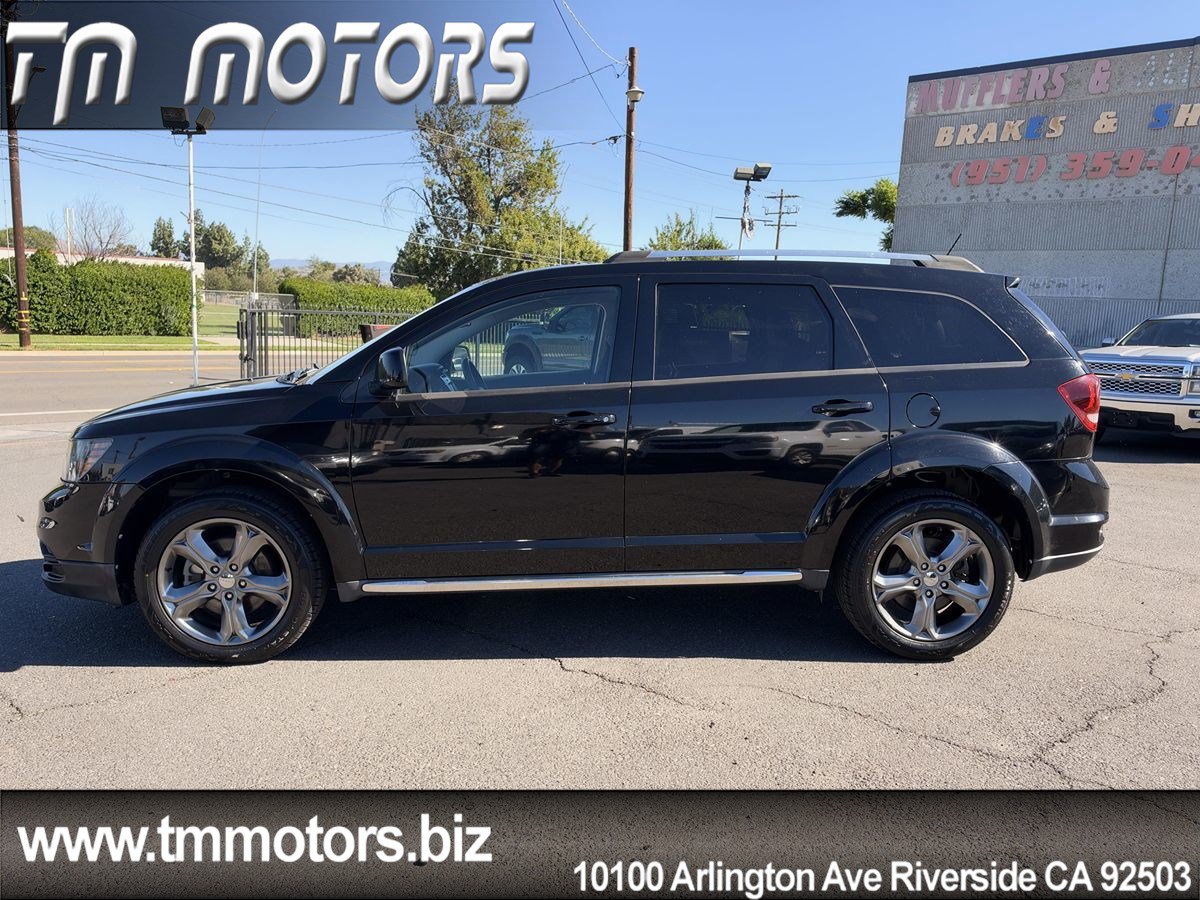 Used 2017 Dodge Journey Crossroad w/ Rear Seat Video Group I FWD image 3