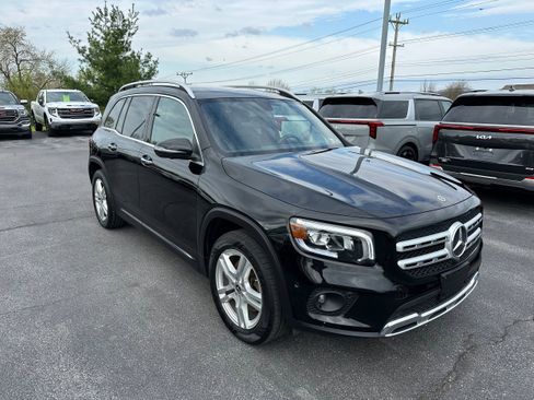 Used 2021 Mercedes-Benz GLB 250 4MATIC image 3