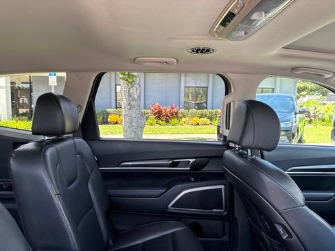 Used 2025 Kia Telluride S AWD/4WD image 14