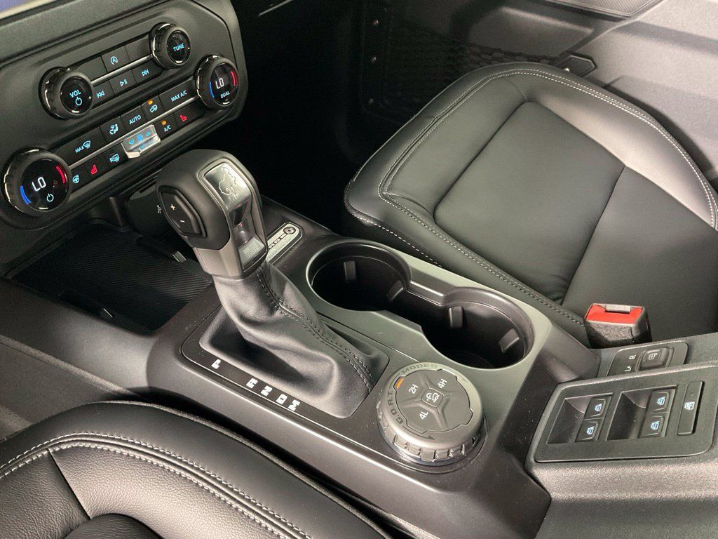 New 2026 Ford Bronco Outer Banks AWD/4WD image 19