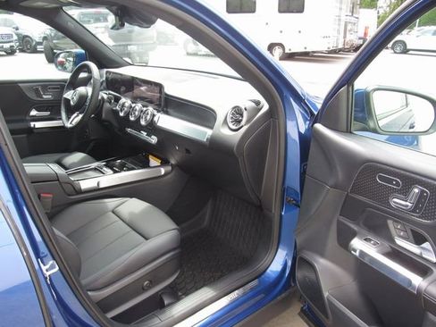 Used 2025 Mercedes-Benz GLB 250 4MATIC image 18