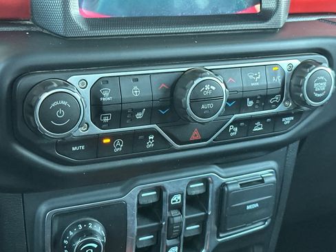 Used 2020 Jeep Gladiator Rubicon AWD/4WD image 20