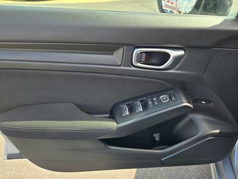 Used 2025 Honda Civic Sport image 16
