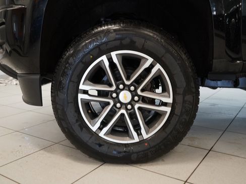 Used 2019 Chevrolet Colorado W/T w/ Custom Special Edition image 15