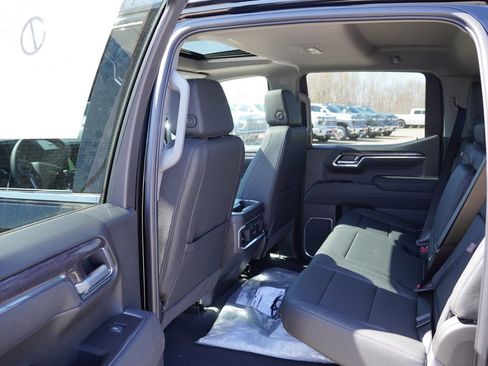 New 2026 Chevrolet Silverado 1500 LTZ w/ LTZ Premium Package AWD/4WD image 11