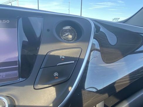 Used 2019 Buick Envision Essence FWD image 24