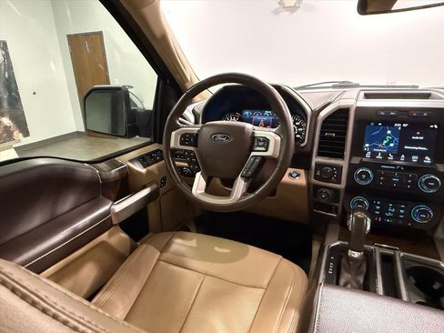 Used 2019 Ford F150 Lariat image 11