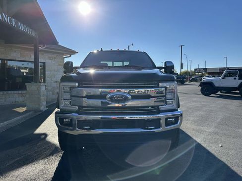 Used 2019 Ford F250 Lariat w/ Lariat Ultimate Package image 5