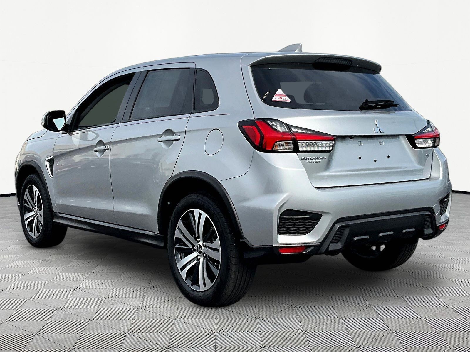 Used 2026 Mitsubishi Outlander Sport SE AWD/4WD image 4