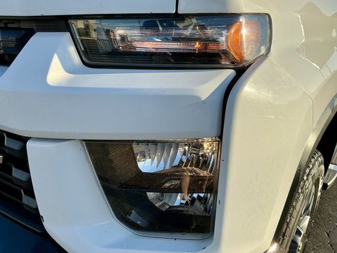 Used 2022 Chevrolet Silverado 2500 Custom w/ Custom Value Package image 10