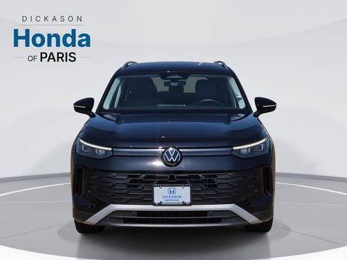 Used 2026 Volkswagen Tiguan SE FWD image 2