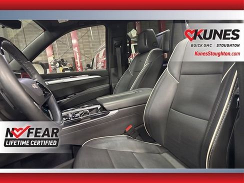 Used 2025 Cadillac Escalade Sport w/ Touring Package image 16