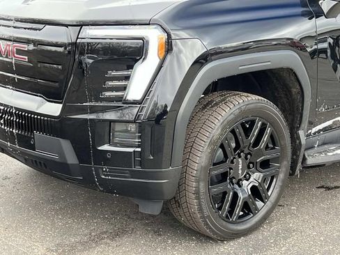Used 2026 GMC Sierra EV Elevation w/ LPO, Elevation Dark Package AWD/4WD image 9