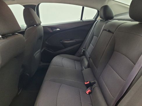 Used 2017 Chevrolet Cruze LT image 18